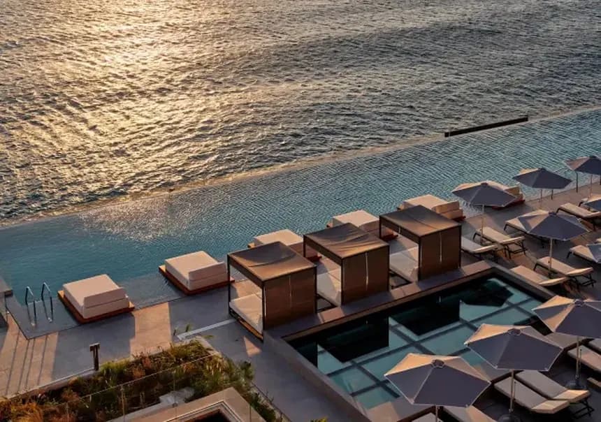 InterContinental Crete: cabanaer ved havet og infinitypool